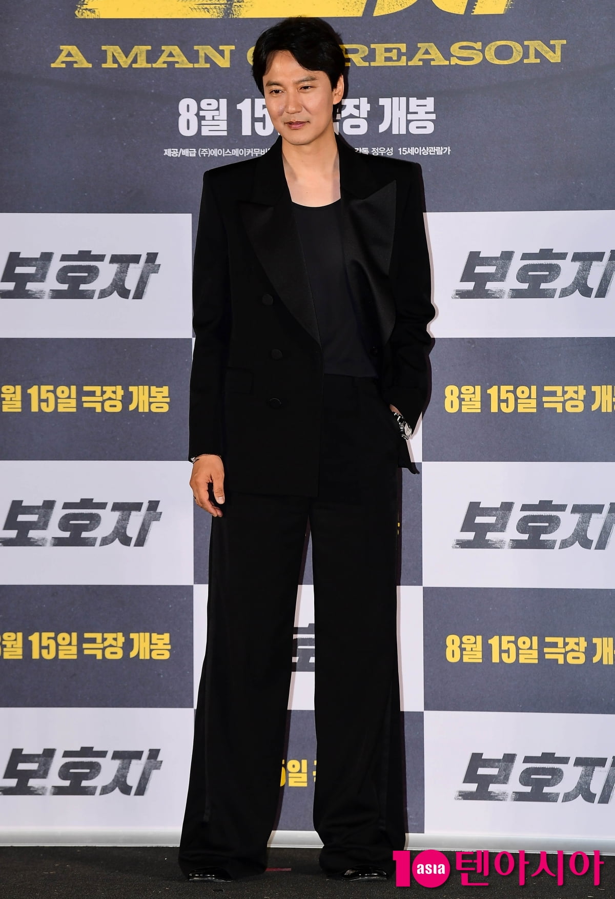 [TEN포토] 김남길 '우월한 비율'