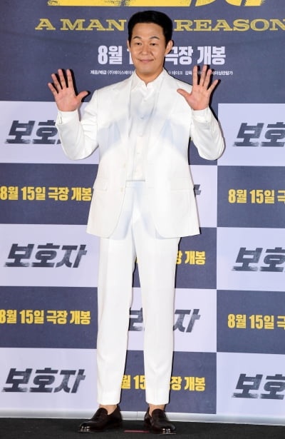[TEN포토] 박성웅 '아무나 소화못하는 화이트'