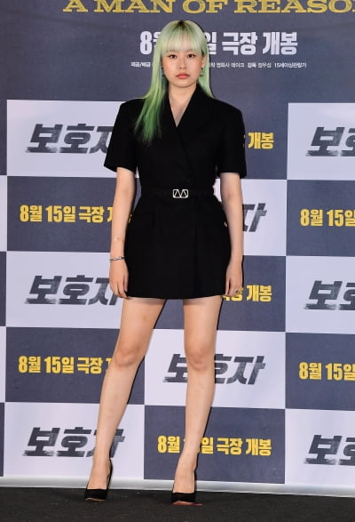 [TEN포토] 박유나 '새하얀 각선미'