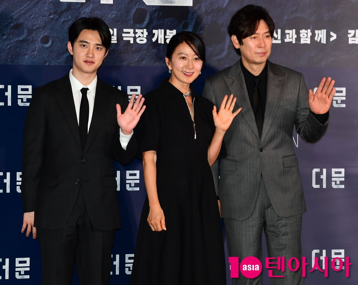 [종합] 280억 쏟아부은 도경수 우주 액션, '신과 함께' 김용화 감독 천만 신화 이을까 