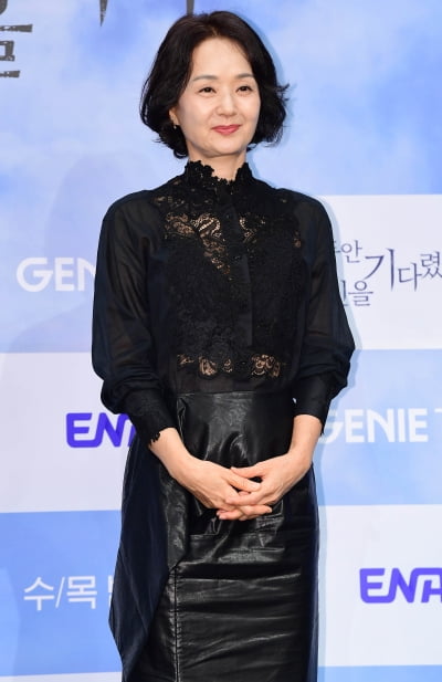 [TEN포토] 배종옥 '화려한 블랙 시스루'
