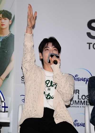 [TEN포토] TXT 수빈 '팬들과 즐거운 만남'
