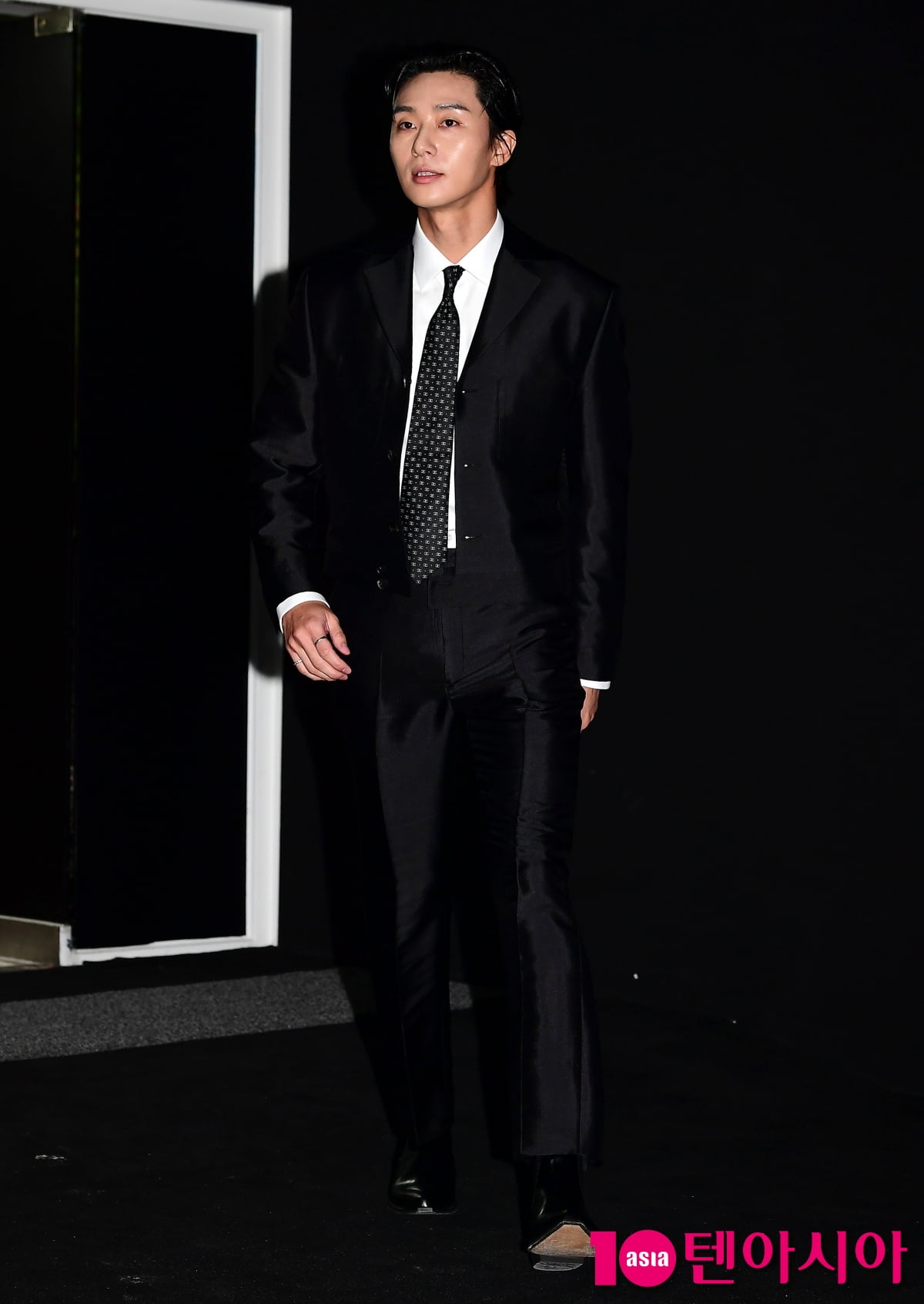 [TEN포토] 박서준 '완벽한 슈트핏'