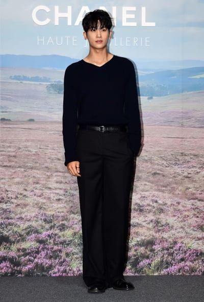 [TEN포토] 박형식 '머리부터 발끝까지 블랙'