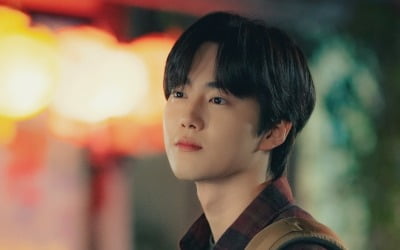 외모로 한지민 마음 흔든 엑소 수호, 미스터리 알바생('힙하게')