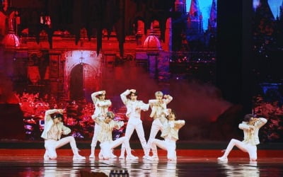 ENHYPEN, all seats sold out → Bang Si-hyuk admiring… The second world tour that started brilliantly [TEN site]