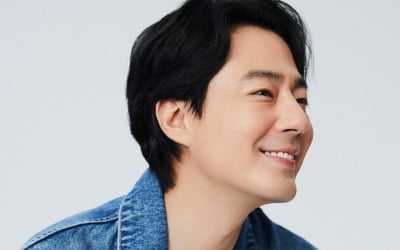 "격이 다른 팬 사랑"…조인성, 영화 개봉 때마다 '사비로 상영관 대관'→팬들 초대