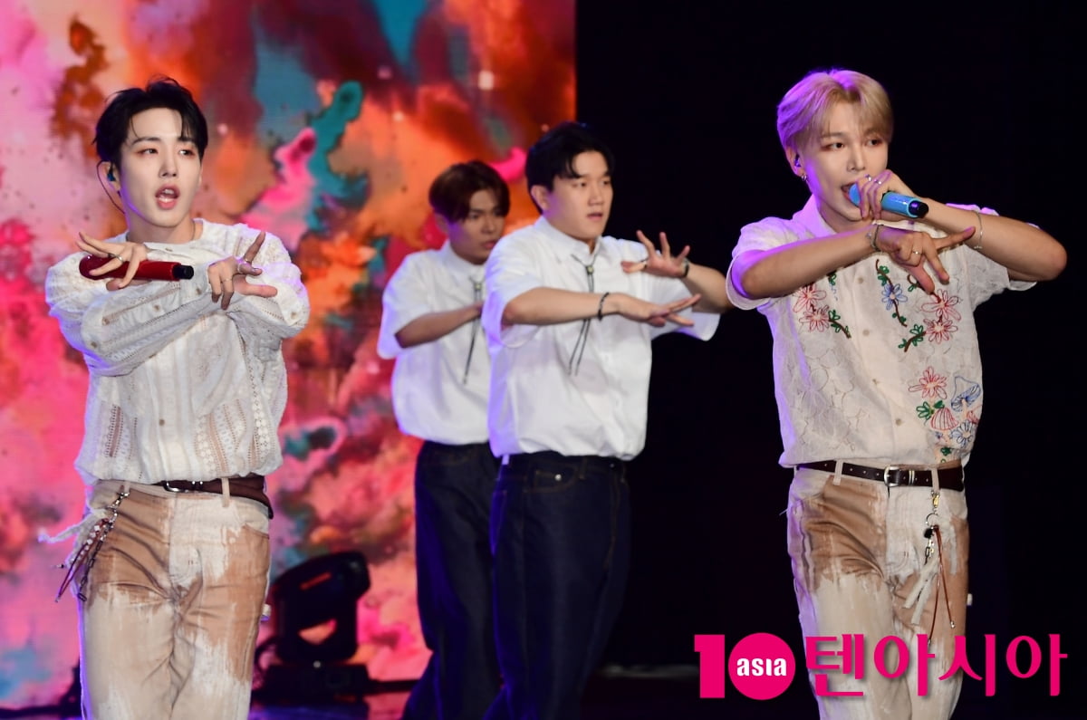 [TEN포토] 세븐어스 '환상적인 듀오'