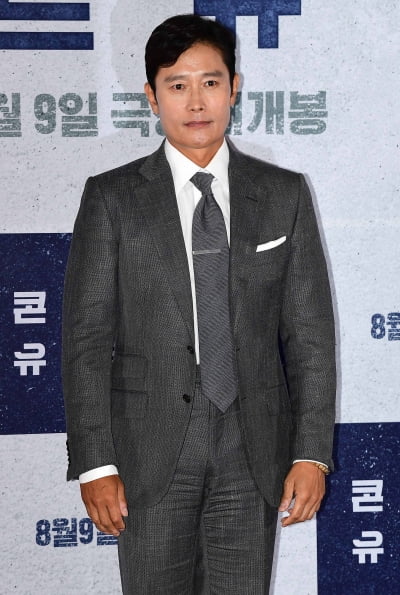 [TEN포토] 이병헌 '블랙코미디 기대하세요'
