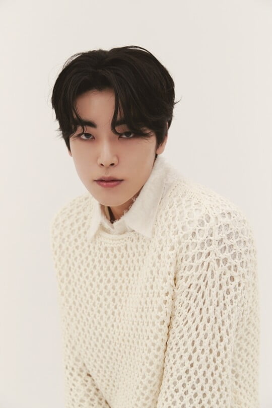 신예 김수겸, 훈훈한 남친미 폭발…새 프로필 공개
