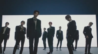 The YG treasure chest has been opened... Treasure, all suit attack