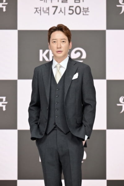 Lee Sang-bo, who was framed for drugs, makes a comeback after 11 months