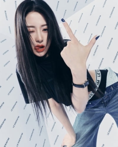 르세라핌 허윤진, 자작곡 'blessing in disguise' 작업 비하인드 공개