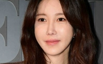 Ji-ah Lee, a divorced woman, will she get rid of the controversy over her acting skills?