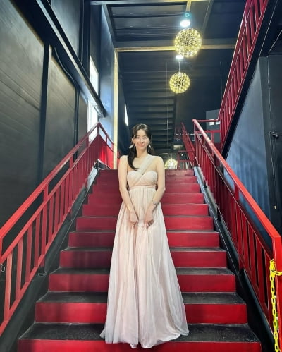 Eun Ga-eun, No. 1 female trot singer who seems to fit well as a game advertisement model