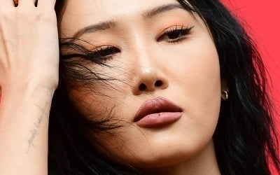 Stars in crisis due to over-the-top sexual expressions