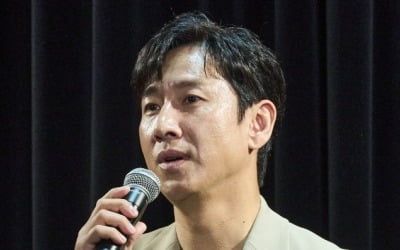 Lee Seon-gyun accompanied by Jeon Hye-jin and his two sons to Cannes