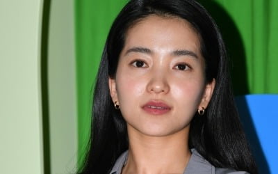 Kim Tae-ri seeks foreign language subtitle producers through 'talent donation'