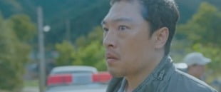 Choi Young-woo, Kim Dong-wook and Jin Ki-joo are the only detectives to suspect