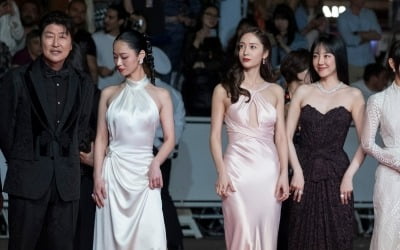'The Spider's House' raised the dignity of Cannes "12-minute standing ovation"