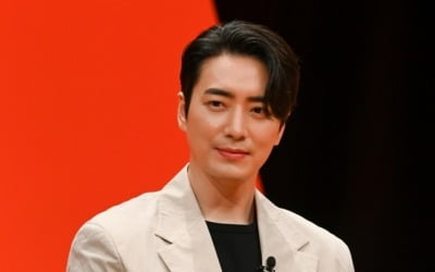 Lee Jun-hyeok "I lived with my face, I'm sick of it"