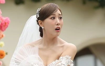 Imrara, on her wedding day, her favorite EXO 'Suho' appeared