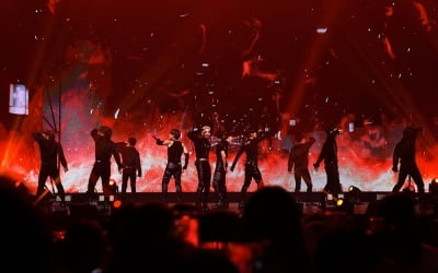 AB6IX successfully kicked off the 'world tour'