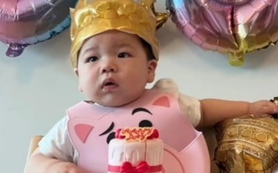 Hong Hyun-hee, a child who imitates facial expressions, celebrates 300 days... Jay-Won "You've had a lot of trouble"