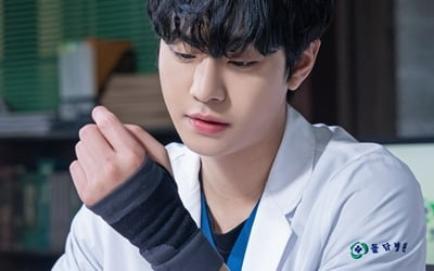 'Rebar hand piercing injury' Ahn Hyo-seop, it is unclear whether he will recover... worried Lee Sung Kyung