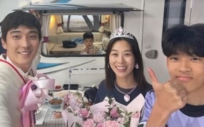 Jang Shin-young, Kang Kyung-jun, 17-year-old Jeong-an and 5-year-old Jeong-woo, the 'complete visual family'... rich man