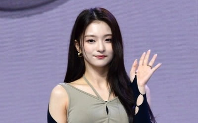 Fromis Nine "New song '#Minau', once you hear it, it lingers in your ears"