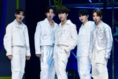 "1993, not 2023"... The New Six, a retro comeback "The goal is music that covers all generations"