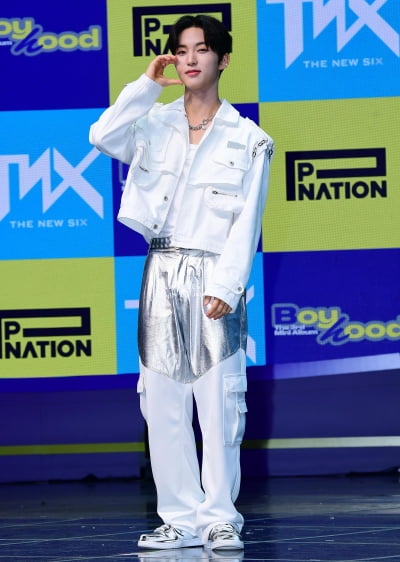 The New Six's Eunhui "Psy, the company's representative, poured out his heart... The retro-style title song was different"