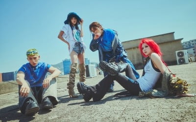 Card proves its presence at home and abroad with the 6th mini album 'ICKY'... Entered US Billboard charts, reversed on Spotify
