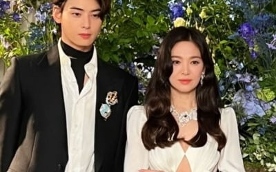 "Meeting of Face Genius"... Song Hye-kyo and Cha Eun-woo, 'visual chemistry' that surpasses the 16-year age gap