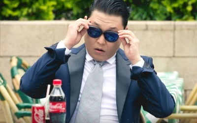 Psy, it's right in front of the drenched show, but it's happening again... 'Coming Up Next' surprise announcement