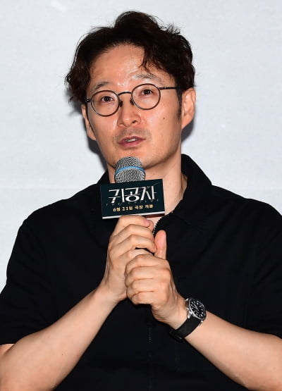 'Scion' director Park Hoon-jung "There is no alternative other than Kim Seon-ho, I prefer a neat and crazy person"