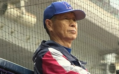 'The strongest baseball' Kim Seong-geun breaks the jinx and enters the ground... lingering feedback explosion