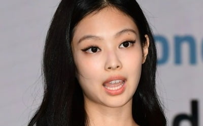 Jennie's 'The Idol' 2nd episode, sensational again... 19 Sincerity and Passion Hidden in Gold