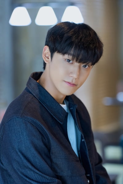 Lee Do-hyun, who is about to enlist, instead of a date with Lim Ji-yeon, "Take a vocal lesson"