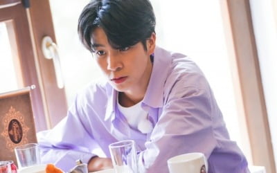 Jeong Dong-won, 'disconnected life' in an area where cell phones are not available... Sheep tending and shearing camels