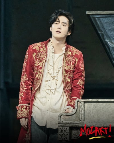 EXO's Suho, "Mozart is a genius, but I'm not. Our love for music is similar"