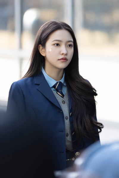 'Cheongdam International High School' Red Velvet's Yeri, confidently acting as an idol