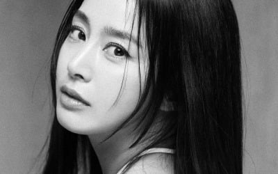 '44 years old' Kim Tae-hee "I want to become an ordinary, lax person, a friendly actor"