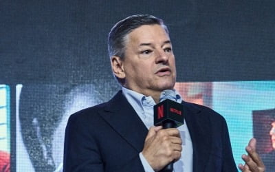 Netflix CEO expands investment by 3 trillion in Korea... "Please look forward to it" for account sharing fee and network usage fee
