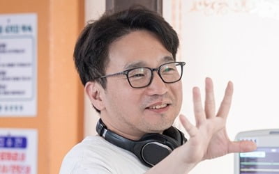 Yoo In-sik PD "'Romantic Doctor, Teacher Kim' season 4? A problem to think about later... Please watch over it"