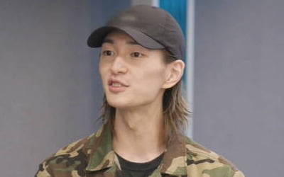 Onew, there was a reason for 'suspending activities'... 'Shock'