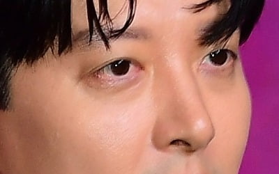 After Lee Dong-gun and Jo Yoon-hee's divorce... "3 years of hiatus, investing in spending time with my daughter"