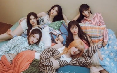 Enmix, visuals embracing the summer sun... Single 3rd album 'A Midsummer NMIXX's Dream' concept photo released