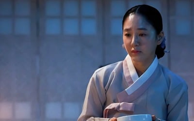 Park Joo-mi gave birth to a child by a man other than her husband